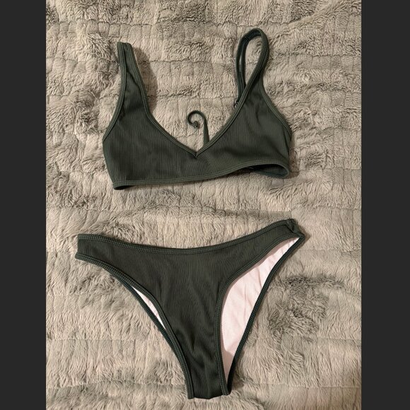 ZAFUL Green Ribbed Bikini - Size 8/L - Picture 1 of 1